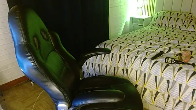 bella savati online show from February 9, 3:53 am