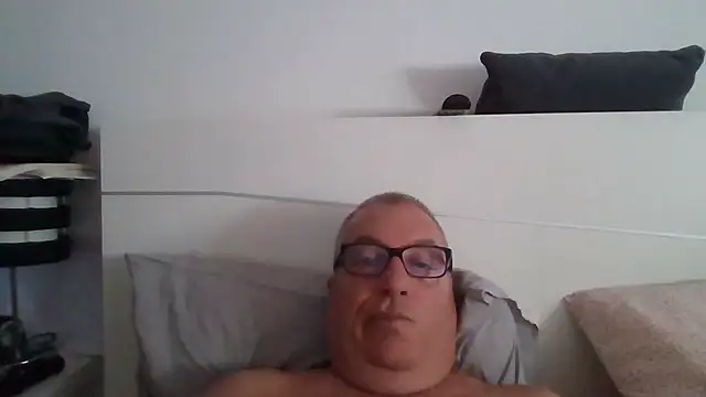 Snapshot of vergatugablogspot chatting on August 4, 5:04 pm vergatugablogspot online show from August 4, 5:04 pm