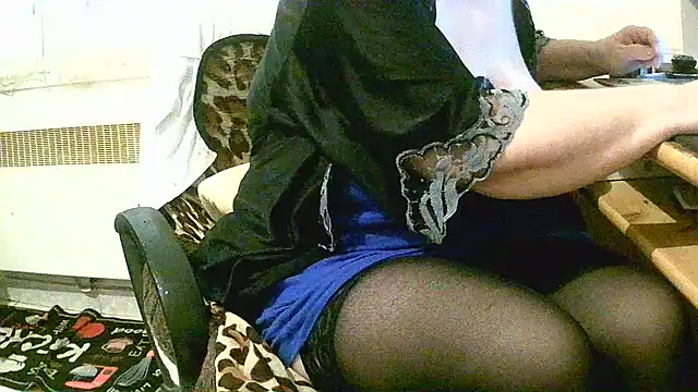 Snapshot of douceur63 chatting on April 21, 10:32 am douceur63 online show from April 21, 10:32 am