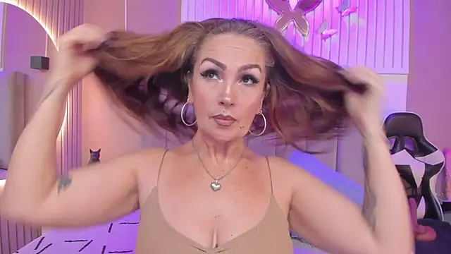 chantall1375 online show from June 10, 3:39 am