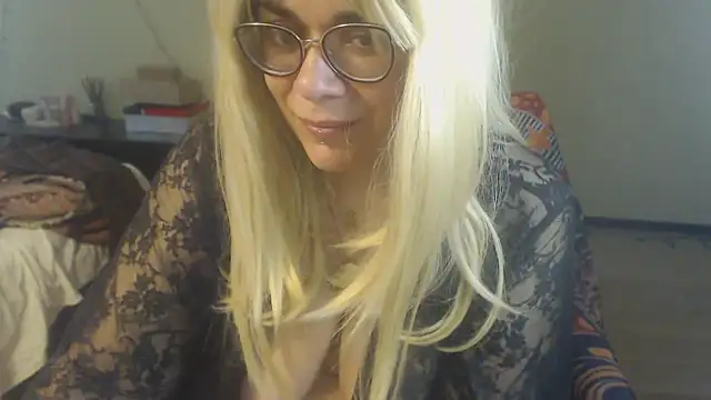 Snapshot of BoobliciousNat chatting on July 19, 11:25 am BoobliciousNat online show from July 19, 11:25 am
