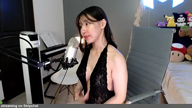 Snapshot of minarocket_ chatting on March 6, 8:16 pm minarocket online show from March 6, 8:16 pm