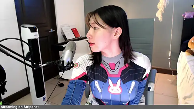 Snapshot of minarocket_ chatting on March 21, 6:22 pm minarocket online show from March 21, 6:22 pm