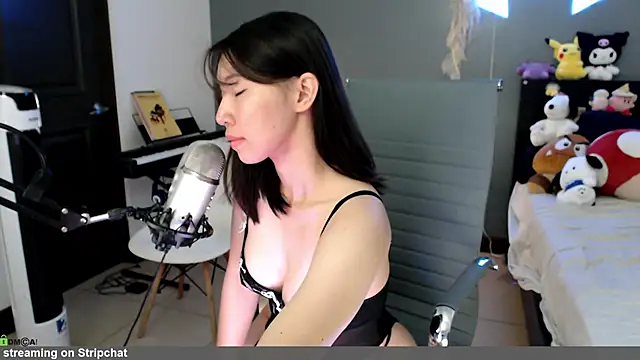 Snapshot of minarocket_ chatting on April 20, 2:20 pm minarocket online show from April 20, 2:20 pm