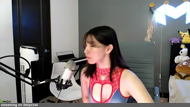 Snapshot of minarocket_ chatting on May 1, 3:38 pm minarocket online show from May 1, 3:38 pm
