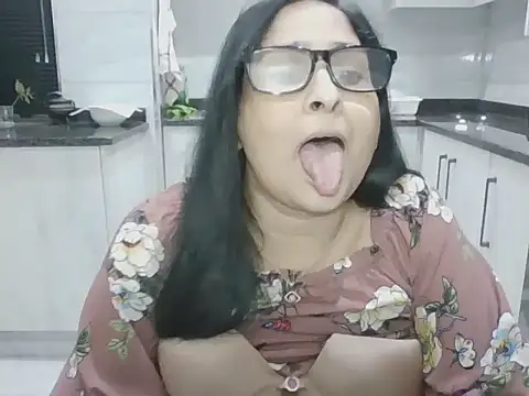 Snapshot of Indiankushy chatting on July 22, 5:38 pm Indiankushy online show from July 22, 5:38 pm