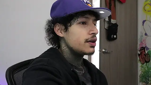 trieone online show from February 11, 1:27 pm