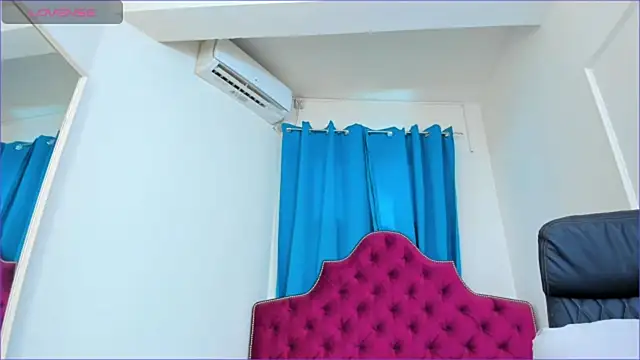 Snapshot of ninnadee chatting on July 7, 6:47 am ninnadee online show from July 7, 6:47 am