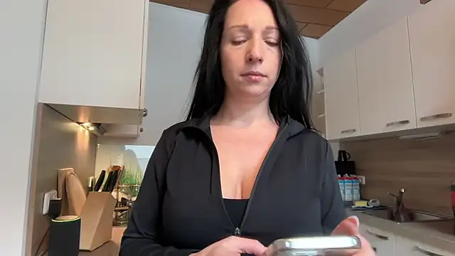 Viola Beck online show from February 14, 12:24 pm