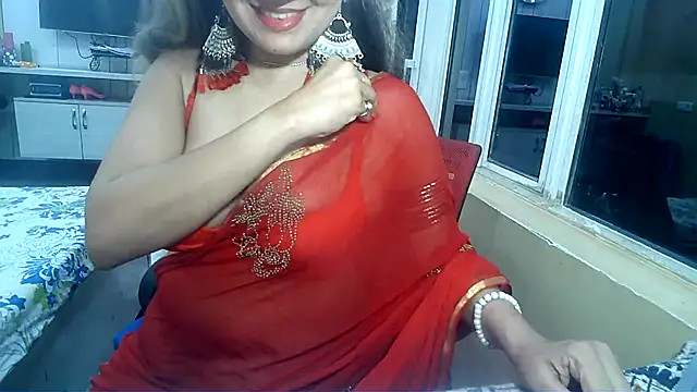 Snapshot of yourradhika chatting on March 21, 4:51 pm yourradhika online show from March 21, 4:51 pm
