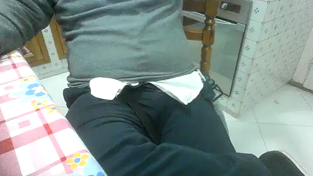 polloiw online show from November 20, 3:34 pm