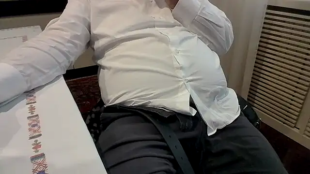 polloiw online show from April 16, 11:44 am