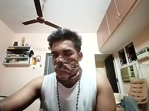 Snapshot of luckyloki chatting on March 6, 3:02 pm luckyloki online show from March 6, 3:02 pm