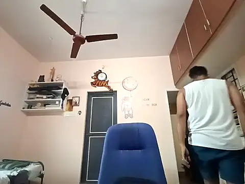 Snapshot of luckyloki chatting on March 23, 4:27 am luckyloki online show from March 23, 4:27 am