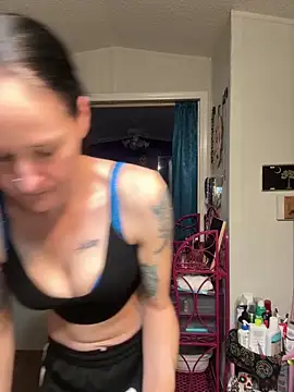 lolabunny9 online show from March 3, 2:37 pm