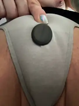 lolabunny9 online show from March 11, 1:01 pm