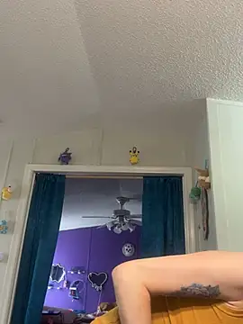 lolabunny9 online show from March 16, 2:00 pm