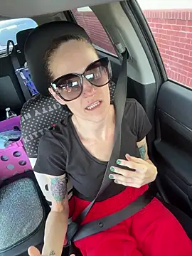 lolabunny9 online show from November 15, 5:20 pm