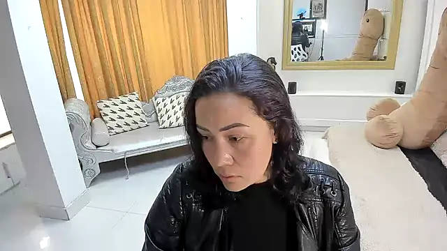 gaby trent online show from April 14, 3:18 pm