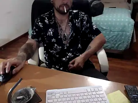 Snapshot of pose14 chatting on March 8, 10:08 am pose14 online show from March 8, 10:08 am