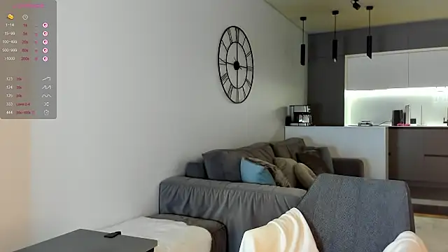 Snapshot of Juicy_Bella chatting on September 13, 2:50 pm Juicy Bella online show from September 13, 2:50 pm