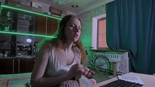 Snapshot of pa1e_pr1ncess chatting on June 19, 7:34 am pa1e pr1ncess online show from June 19, 7:34 am