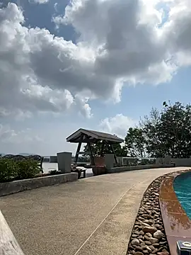 Snapshot of MonicaMilz chatting on February 2, 7:41 am MonicaMilz online show from February 2, 7:41 am