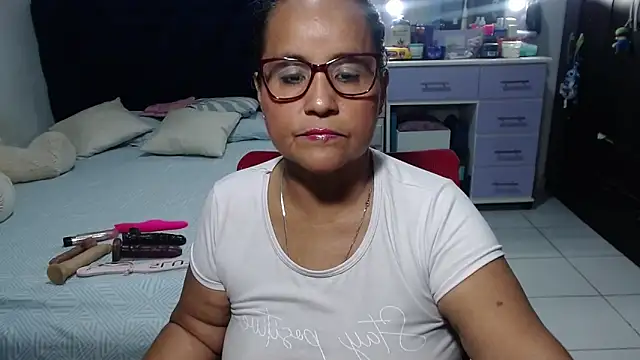pervert mommy  online show from May 14, 11:50 am