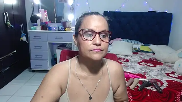 pervert mommy  online show from May 21, 10:11 am