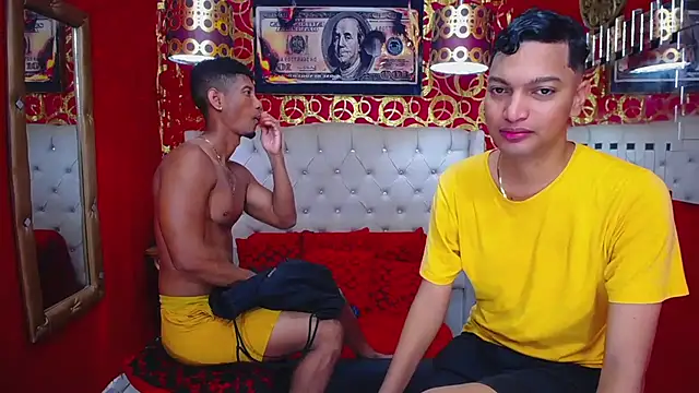 Snapshot of PEINBOYS chatting on July 21, 7:16 pm PEINBOYS online show from July 21, 7:16 pm