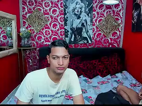 Snapshot of PEINBOYS chatting on July 29, 7:01 pm PEINBOYS online show from July 29, 7:01 pm