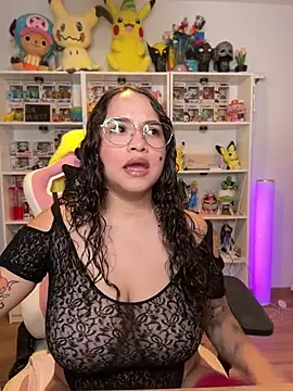 Snapshot of Sweet_sully__ chatting on August 5, 7:55 am Sweet sully online show from August 5, 7:55 am