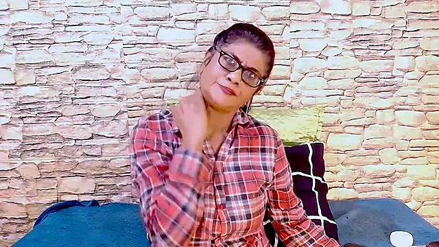 Snapshot of IndianAllure chatting on July 4, 5:35 am IndianAllure online show from July 4, 5:35 am