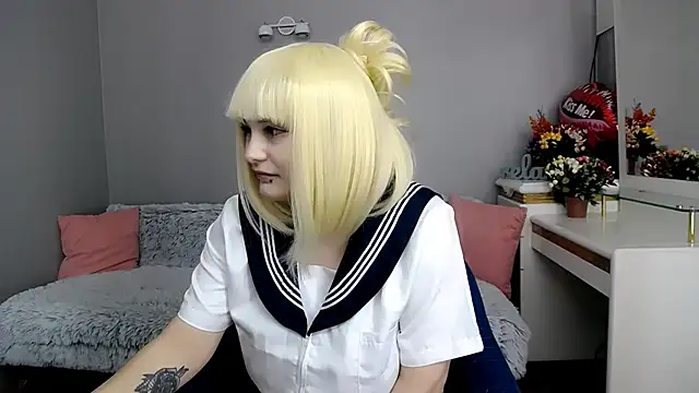 Estheri online show from February 18, 7:15 am