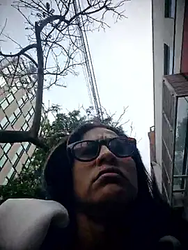 Snapshot of DAELAA chatting on February 1, 7:56 pm DAELAA online show from February 1, 7:56 pm