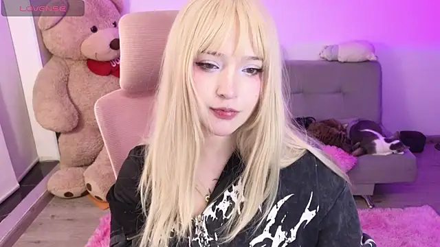 Snapshot of KuroChan420 chatting on May 1, 2:16 am KuroChan420 online show from May 1, 2:16 am