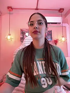 Snapshot of Zoe_Bae chatting on March 11, 9:15 pm Zoe Bae online show from March 11, 9:15 pm