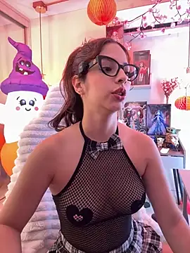 Snapshot of Zoe_Bae chatting on October 23, 9:24 pm Zoe Bae online show from October 23, 9:24 pm