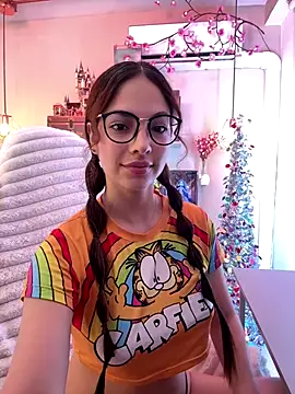 Snapshot of Zoe_Bae chatting on December 13, 11:21 pm Zoe Bae online show from December 13, 11:21 pm