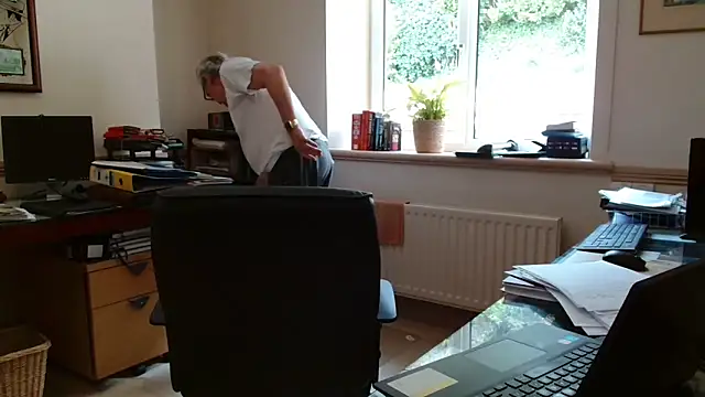 Snapshot of alan_inlondon chatting on May 16, 9:50 am alan inlondon online show from May 16, 9:50 am