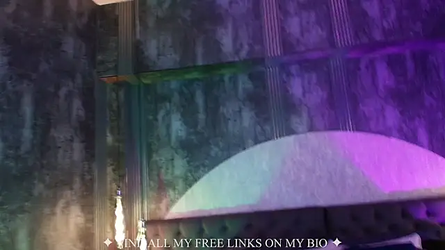 Snapshot of Charlotte_Germanotta_ chatting on January 18, 3:49 pm Charlotte Germanotta online show from January 18, 3:49 pm