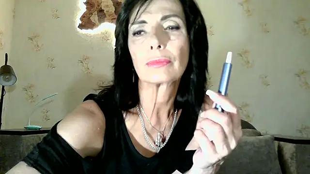 Snapshot of DreamMarianna chatting on July 28, 9:47 pm DreamMarianna online show from July 28, 9:47 pm