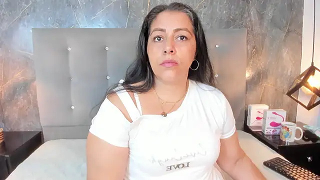 SexxyPamela online show from April 1, 7:11 pm