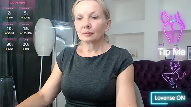Snapshot of Abby_Moore_ chatting on July 5, 12:12 pm Abby Moore online show from July 5, 12:12 pm
