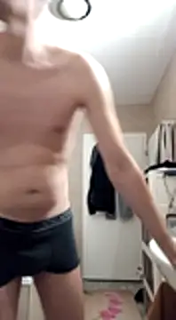 Snapshot of Geiler-boy313 chatting on January 3, 7:39 pm Geiler-boy313 online show from January 3, 7:39 pm