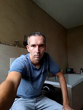 Snapshot of Geiler-boy313 chatting on October 25, 8:33 am Geiler-boy313 online show from October 25, 8:33 am