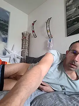 Snapshot of Geiler-boy313 chatting on March 29, 7:08 am Geiler-boy313 online show from March 29, 7:08 am