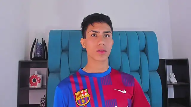 Snapshot of AlanNaughty chatting on January 13, 9:20 pm AlanNaughty online show from January 13, 9:20 pm