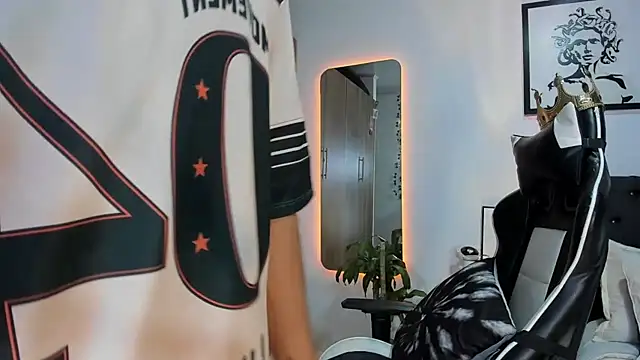 AlanNaughty online show from March 3, 5:24 am