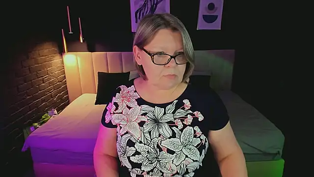 Shannonshine online show from April 6, 1:23 pm